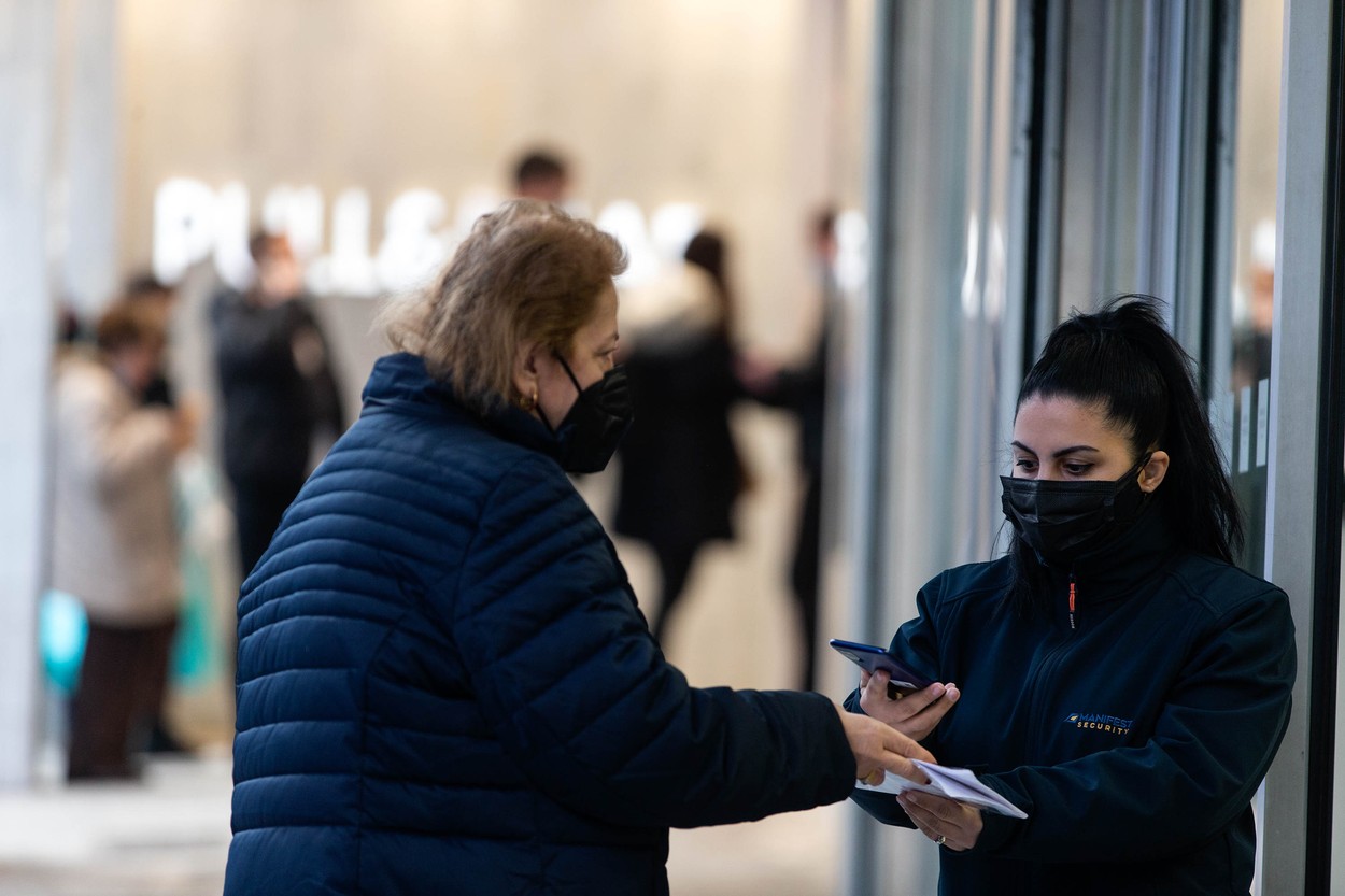 Grecia reduce la 7 luni valabilitatea certificatului verde Covid, fără doza booster