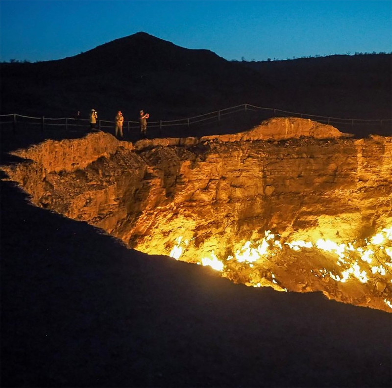 „Porțile Iadului”, craterul din Turkmenistan care arde de 50 de ani