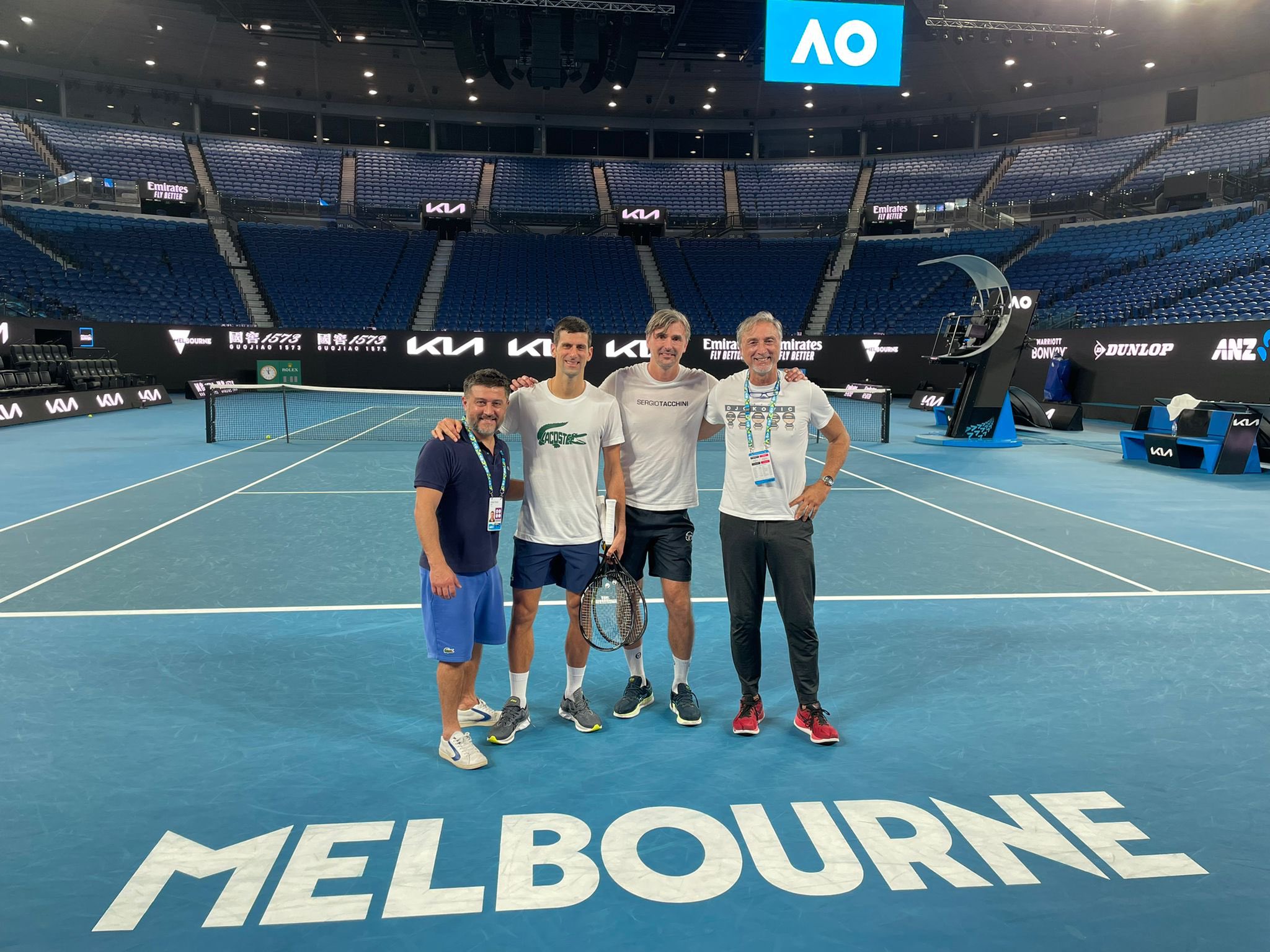 Novak Djokovic, prima declarație și apariție după decizia instanței de a-l lăsa să intre în Australia „Vreau să rămân”