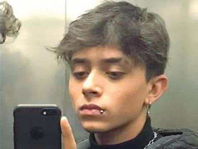 Adolescent de 17 ani omorât de cel mai bun prieten din cauza unei fete. Robert era îndrăgostit de fosta lui iubită