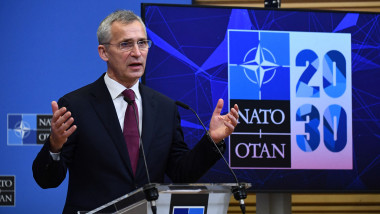 secretarul general al NATO, Jens Stoltenberg, în conferință de presă.