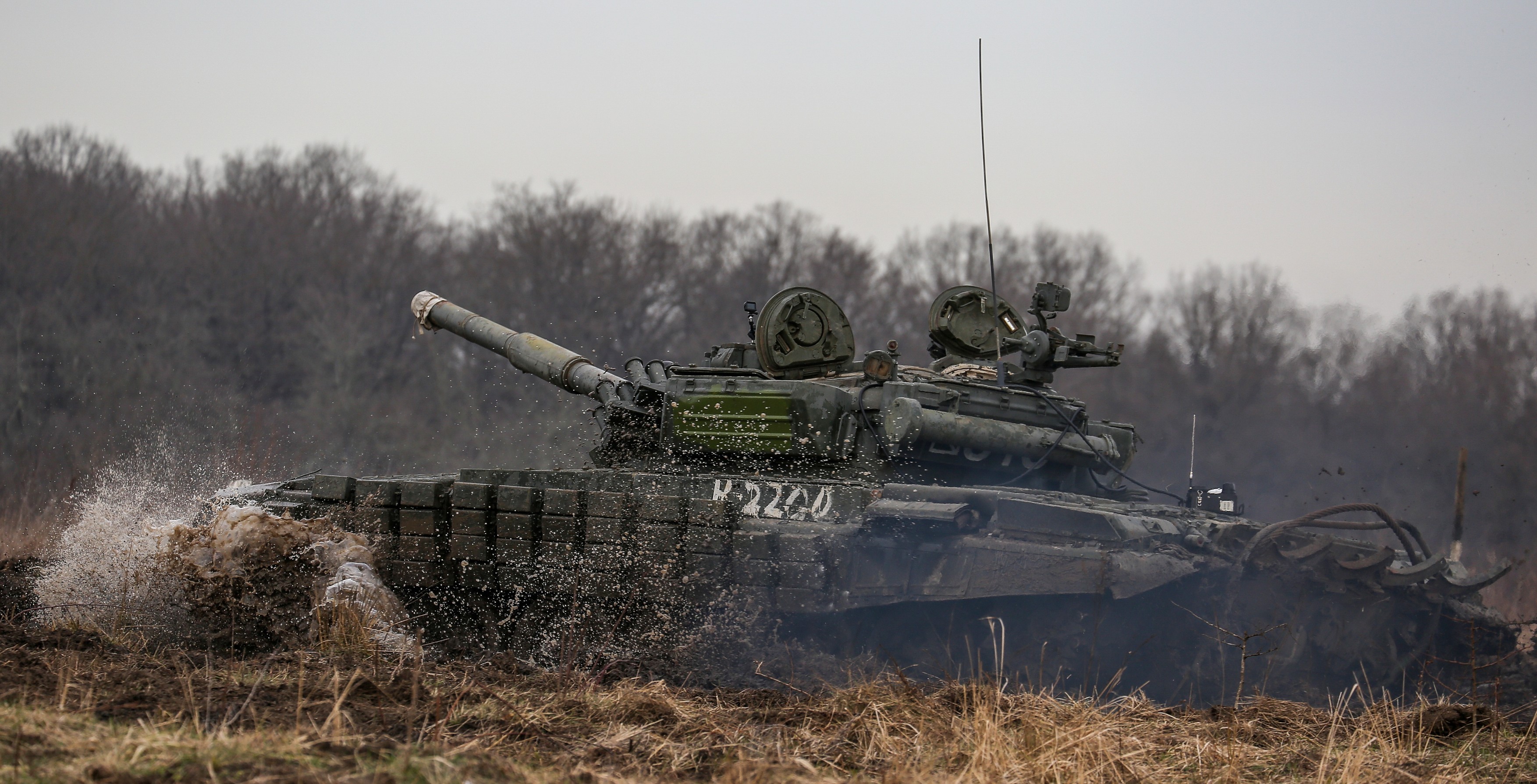 Rusia a început exerciții militare cu tancuri în apropierea graniței cu Ucraina, a doua zi după negocierile cu SUA de la Geneva