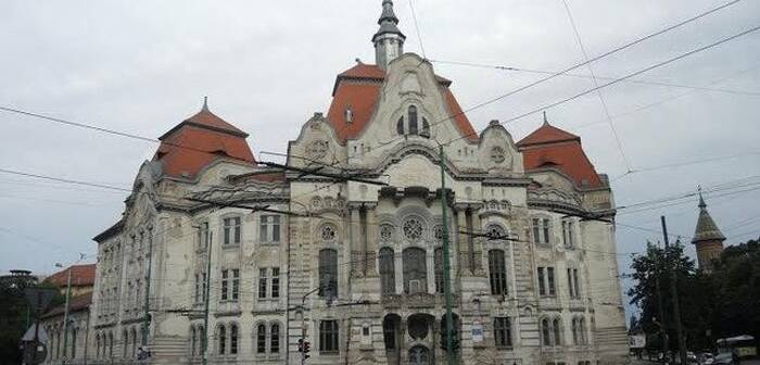 UPDATE Amenințarea cu bombă la Liceul Catolic din Timișoara a fost falsă. Este căutat cel care a sunat la 112