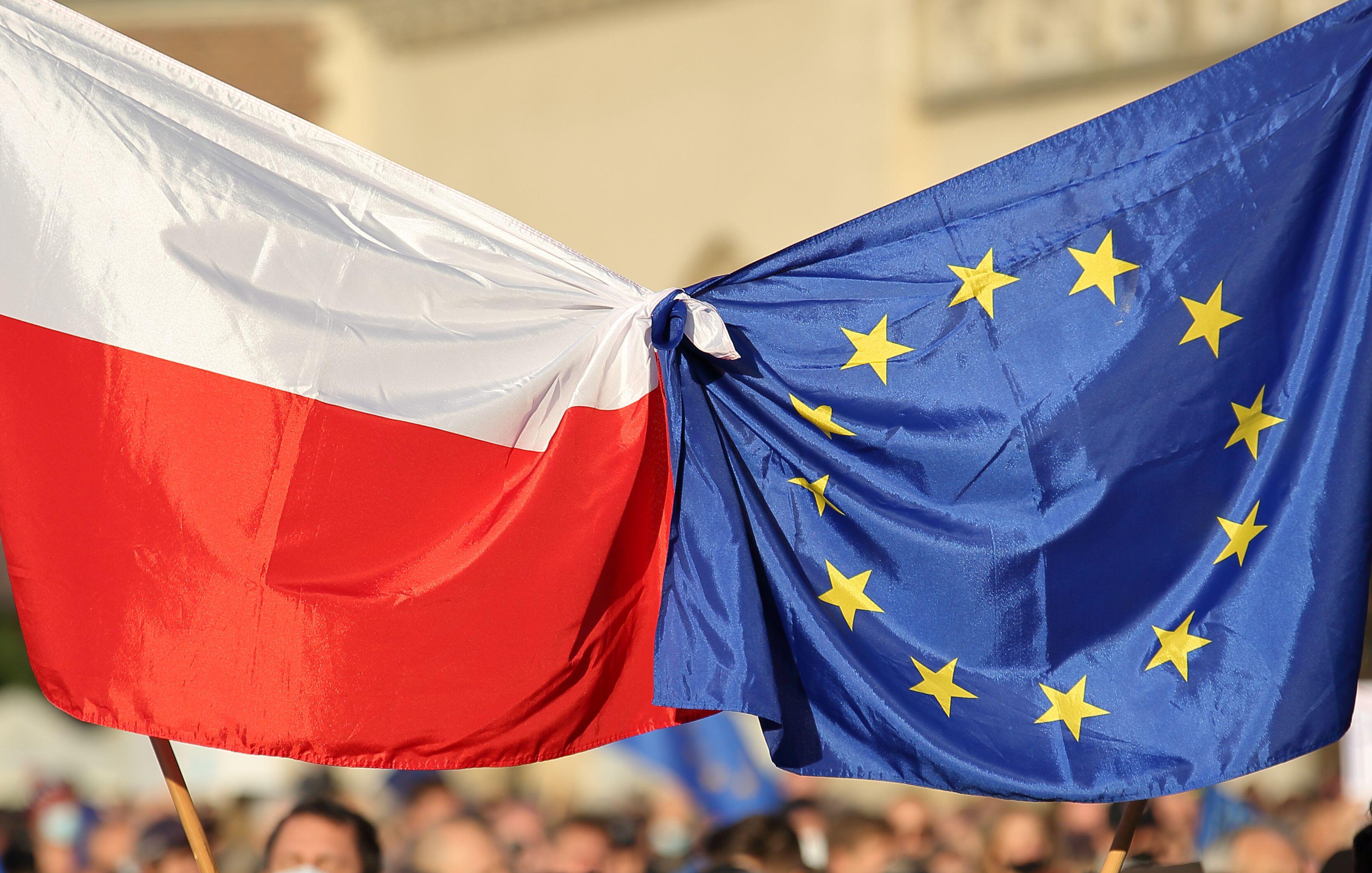 Polonia cere Comisiei Europene să înceteze amenzile de 1 milion de euro pe zi. Câți bani datorează Varșovia până acum