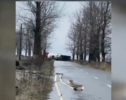 O cisternă încărcată cu 12 tone de GPL s-a răsturnat în Teleorman