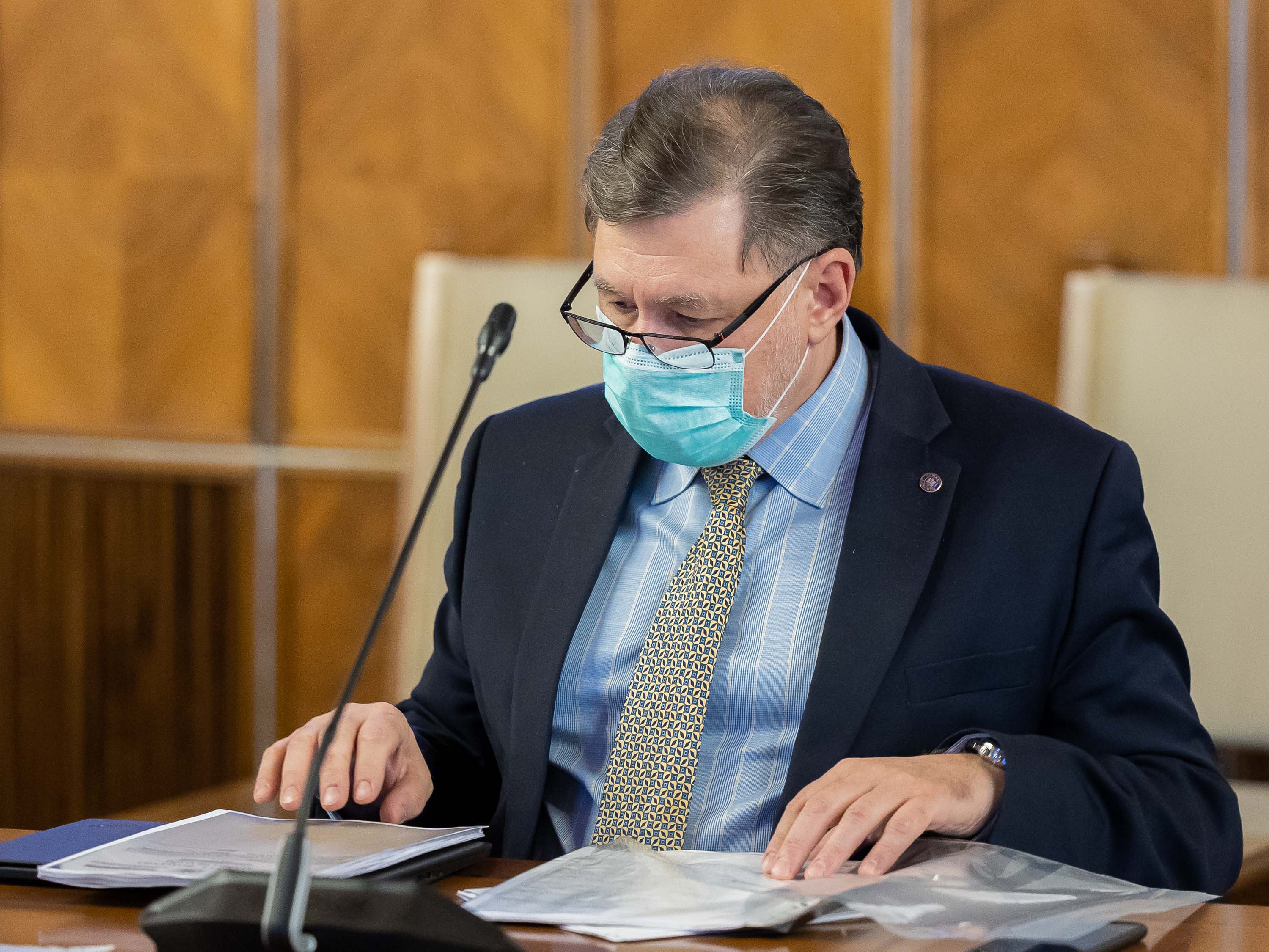 Rafila și-a informat colegii din Guvern despre evoluția pandemiei. Creștere cu 50% a infectărilor, numărul cazurilor grave rămâne mic