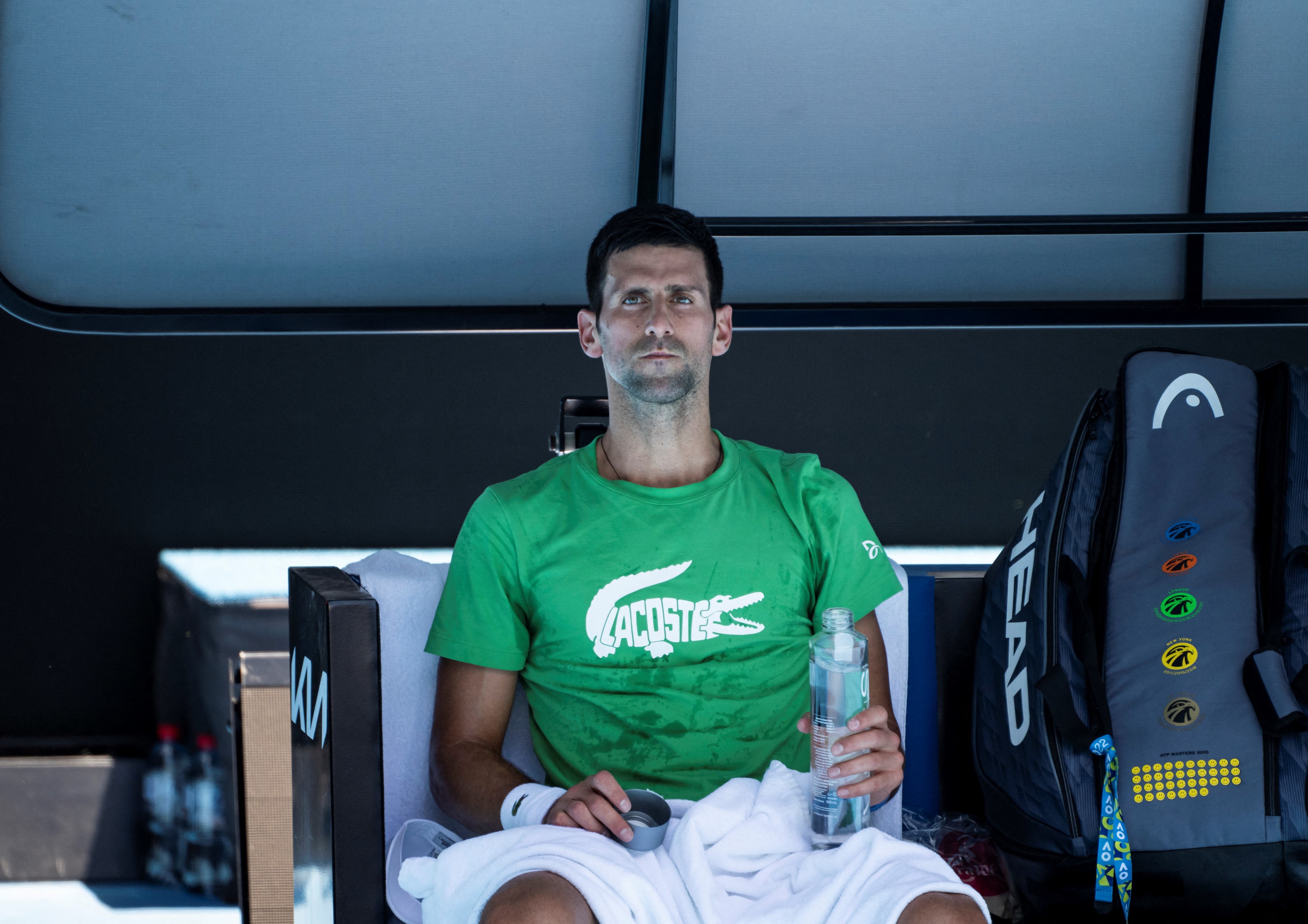 Novak Djokovic așteaptă decizia guvernului australian, care ar putea să-l deporteze