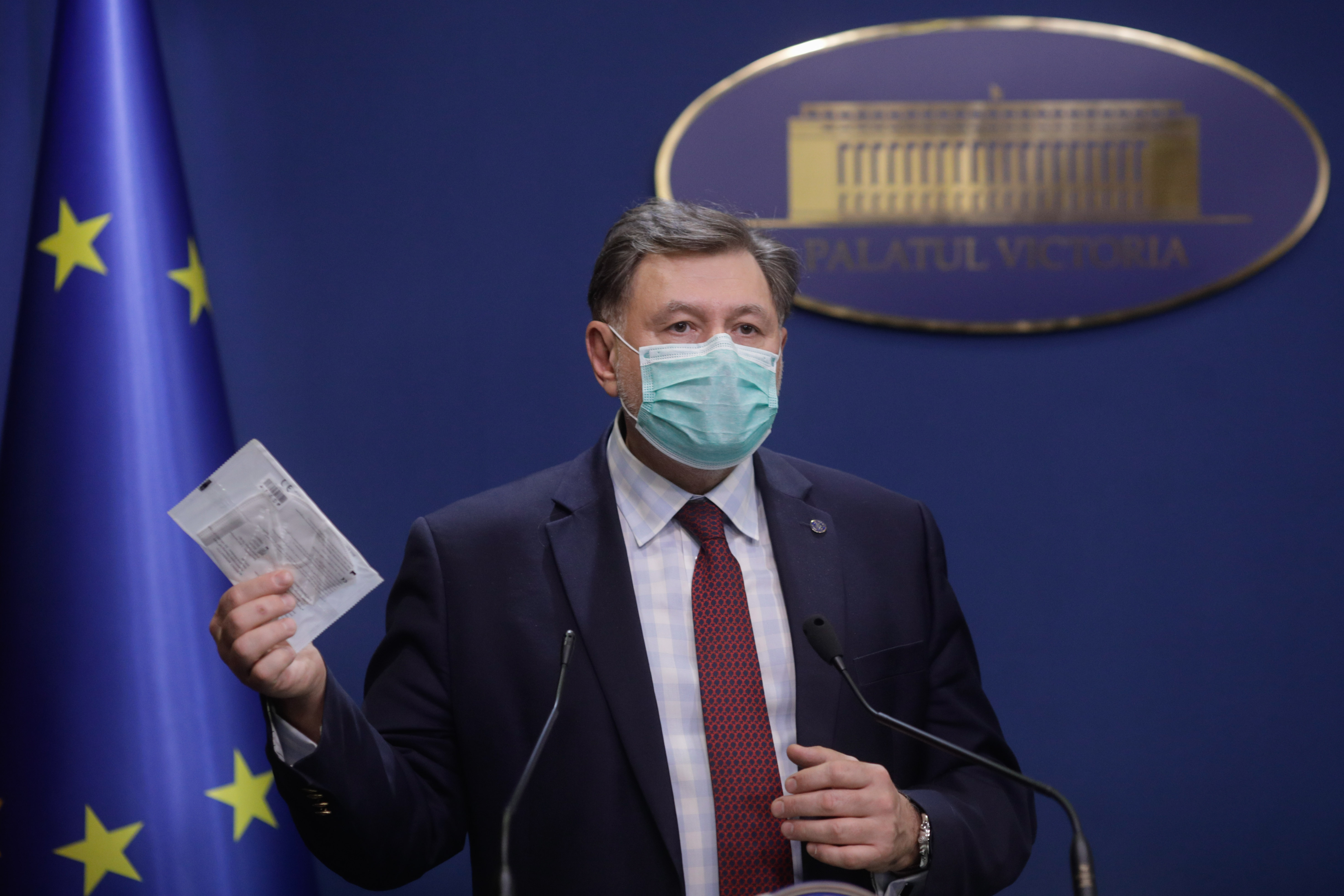 Scandal în coaliție. PNL îl atacă pe Alexandru Rafila pentru că nu a luat măsuri pentru valul 5. Replica PSD