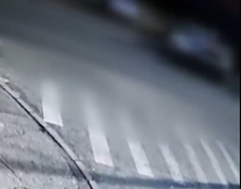 VIDEO. Primele imagini din momentul accidentului în care o fată a murit după ce a fost lovită de o mașină de poliție