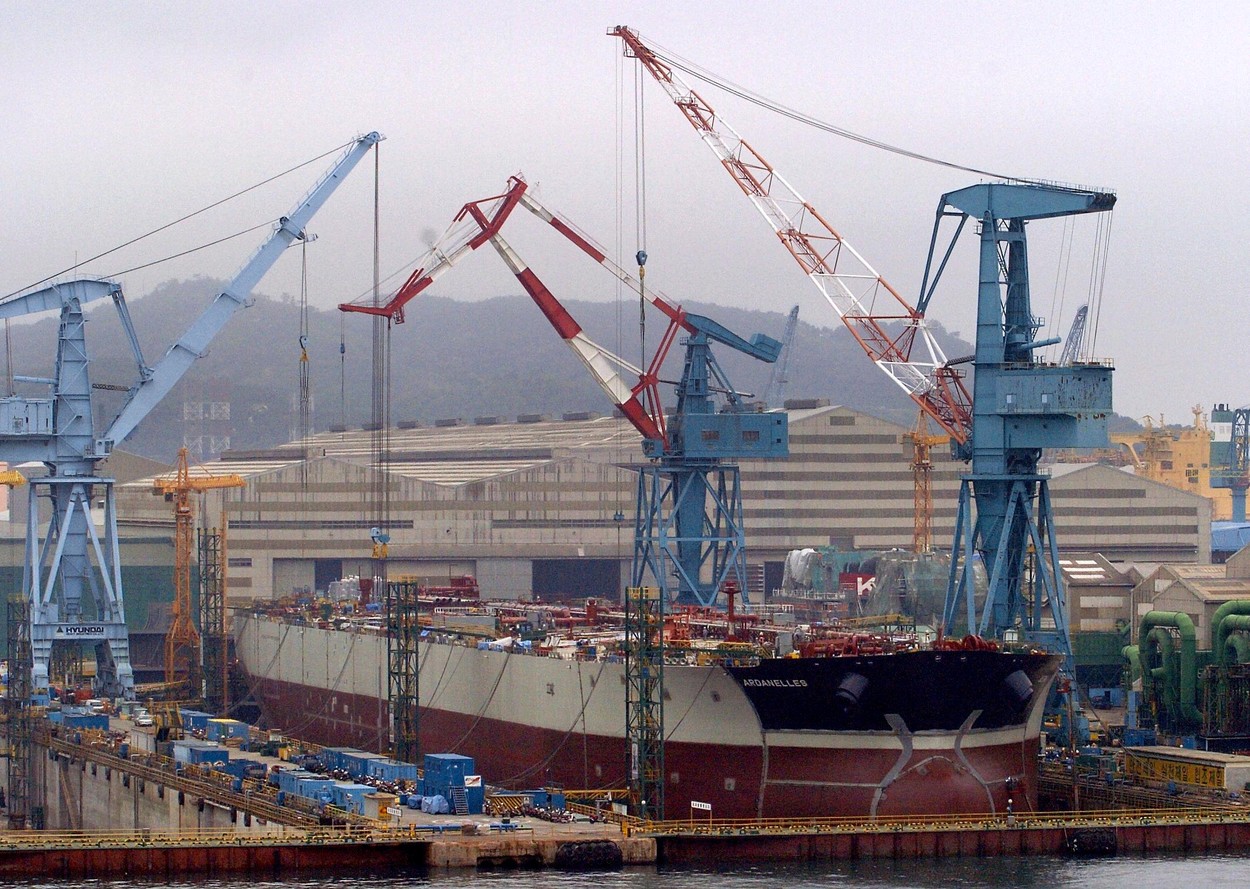 Comisia Europeană blochează fuziunea Hyundai și Daewoo, care ar fi creat cel mai mare constructor de nave din lume