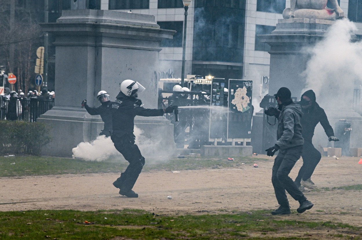 VIDEO// Proteste violente în Belgia, în apropierea instituțiilor europene: Mai multe clădiri, vandalizate de manifestanți 4 Demonstration European Freedom, Brussels, Belgium - 23 Jan 2022