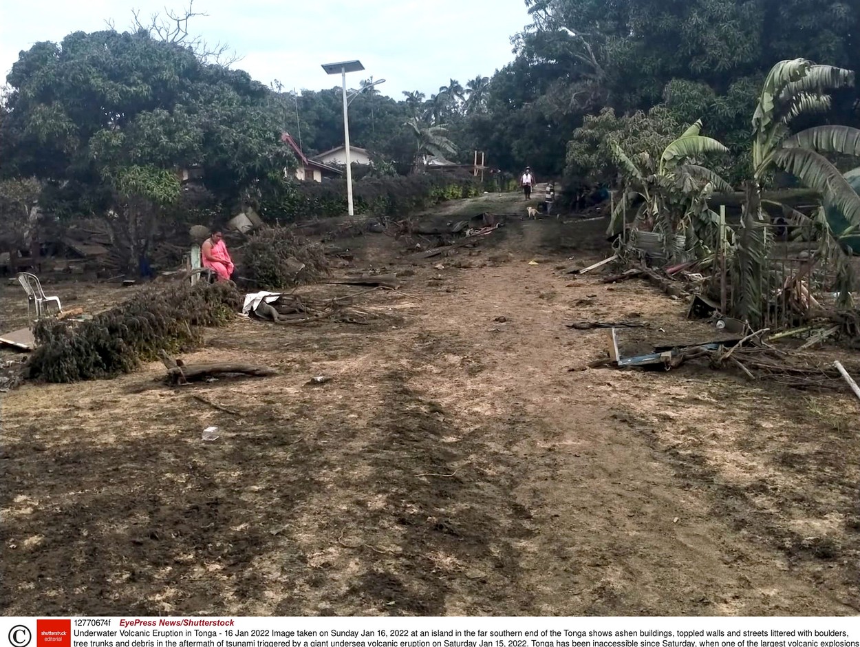 Erupția vulcanică subacvatică din Tonga