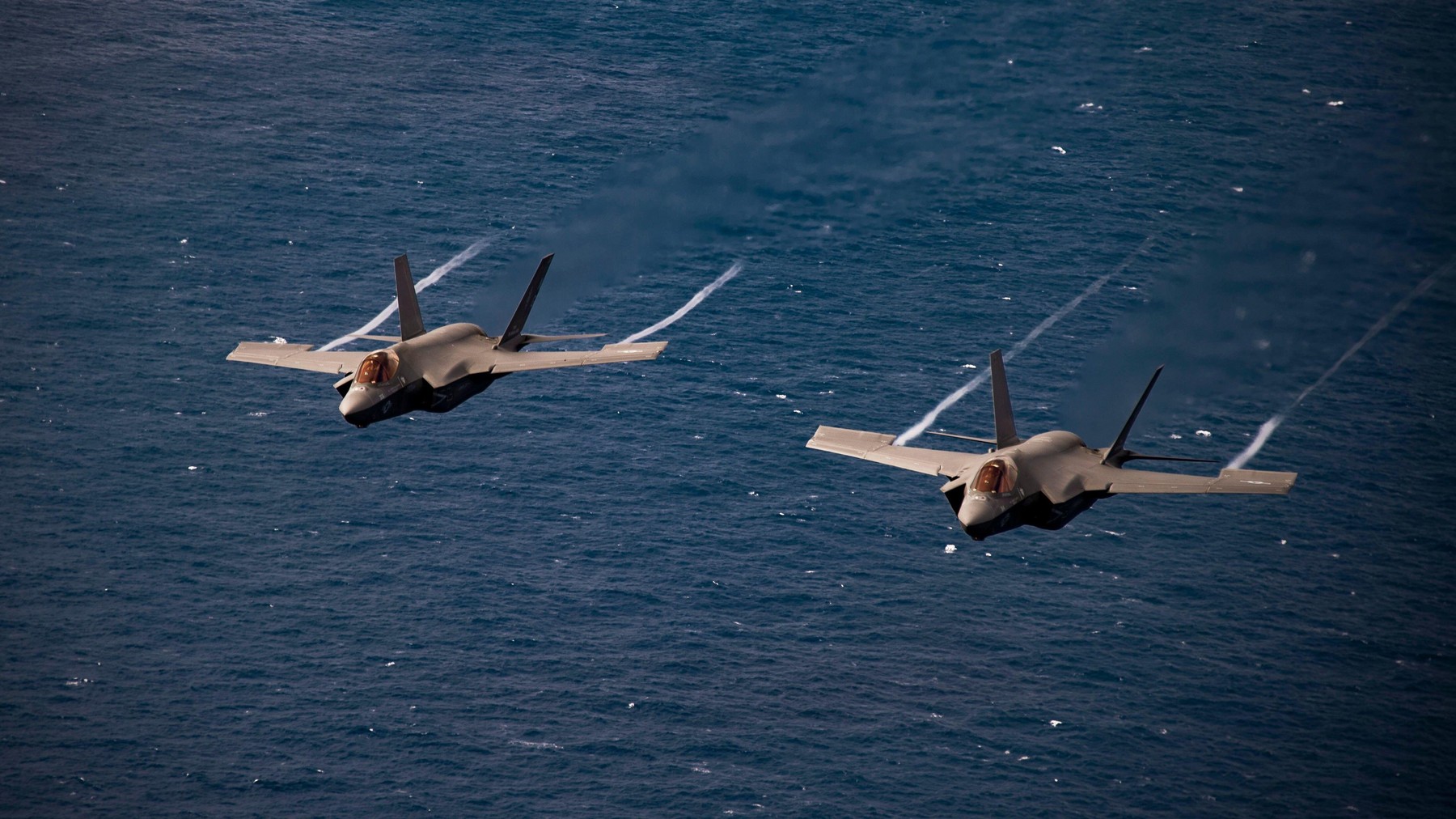 SUA și Japonia au organizat exerciții militare navale comune în Marea Filipinelor pentru a trimite un mesaj Chinei