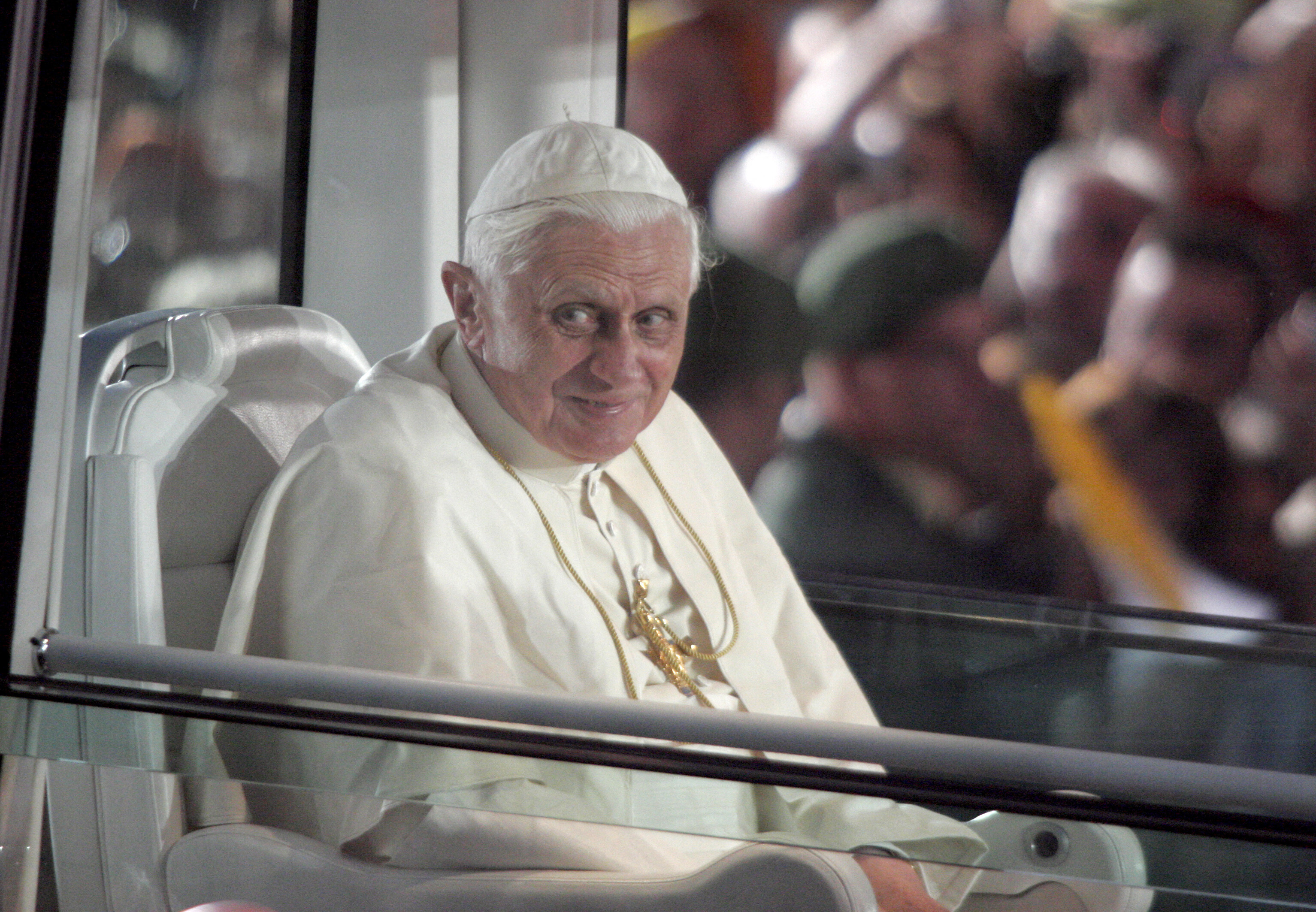 Papa Benedict recunoaşte că a dat o declaraţie falsă despre abuzurile făcute de preoți pe vremea când era arhiepiscop în Munchen