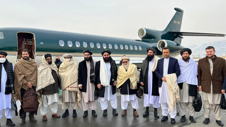 profimedia-talibanii pe aeroport