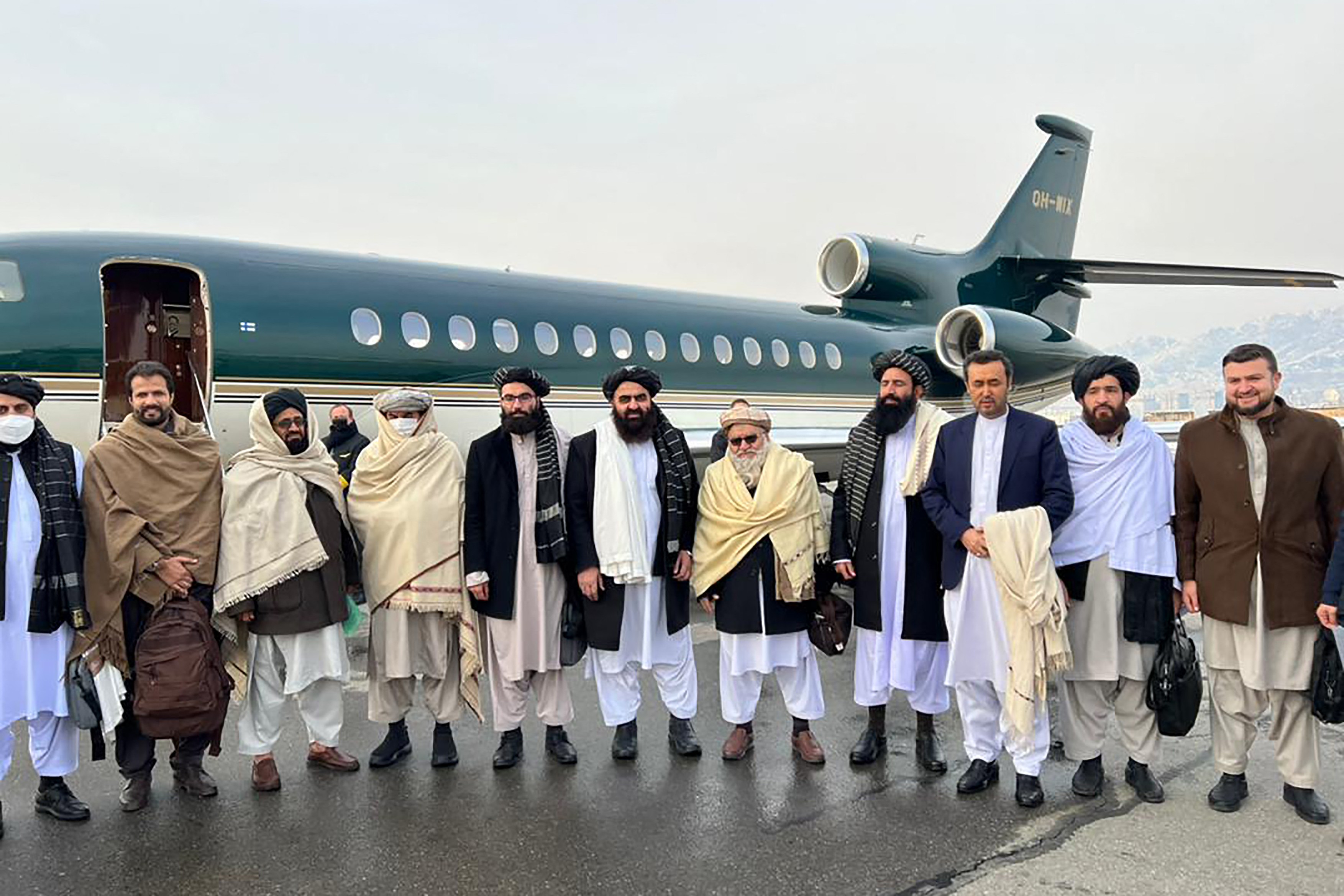 profimedia-talibanii pe aeroport