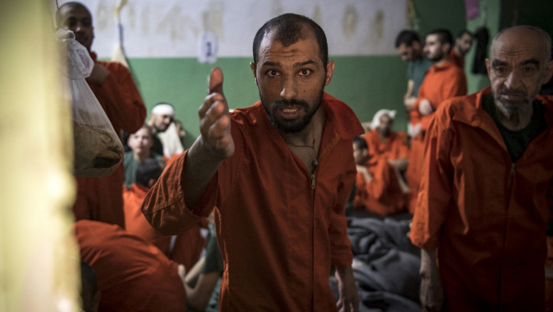 Prizonieri ISIS într-o închisoare din Siria