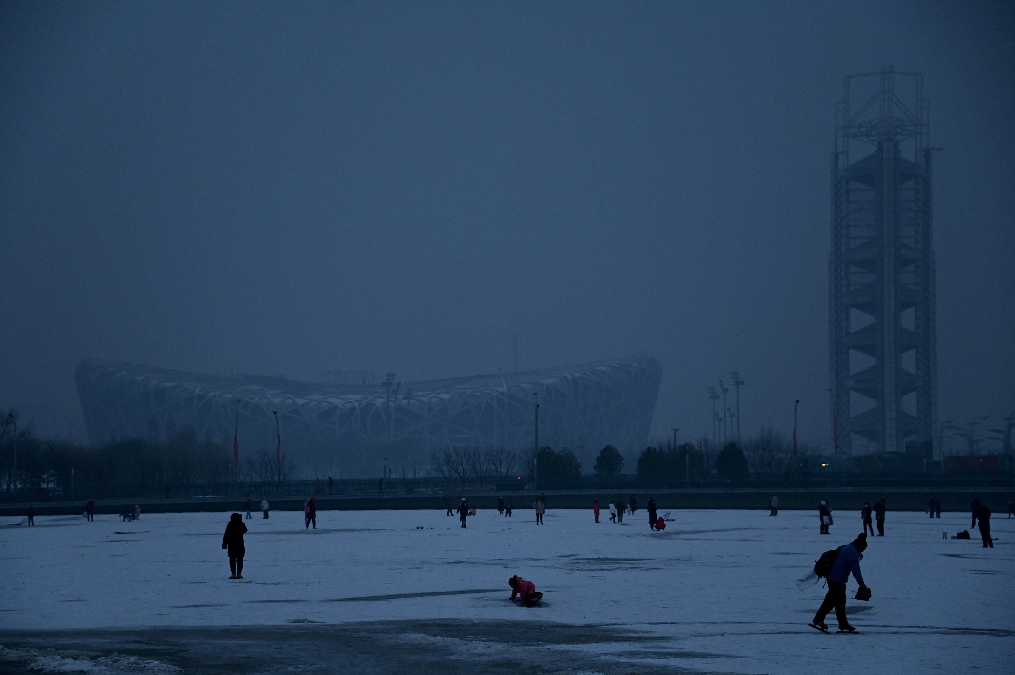 Smog puternic și aer "foarte nesănătos" în Beijing, înaintea Jocurilor Olimpice. China anunță măsuri contra poluatorilor