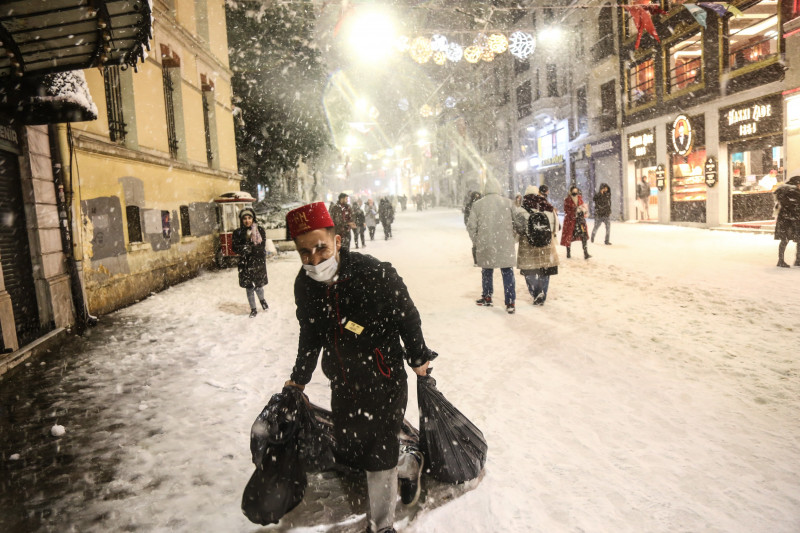Heavy Snowfall in Istanbul, Turkey - 24 Jan 2022