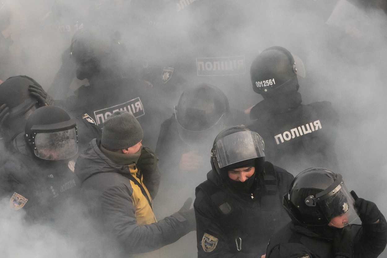 Poliţia din Ucraina a arestat un grup de persoane suspectate că pregăteau revolte în masă pentru a destabiliza țara