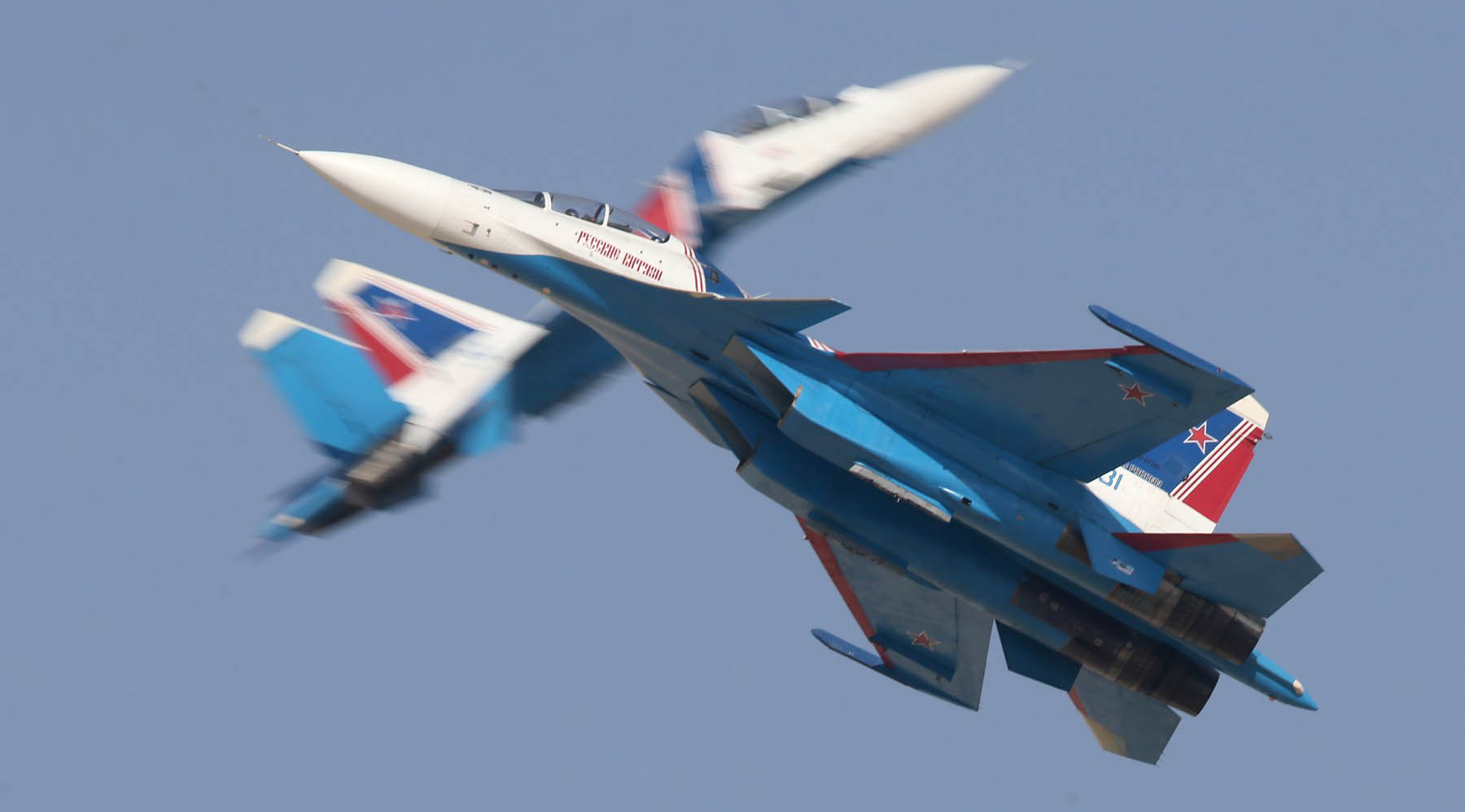 Rusia continuă să transfere forţe aeropurtate şi avioane de luptă Su-35 în Belarus. Avertismentul SUA pentru Minsk