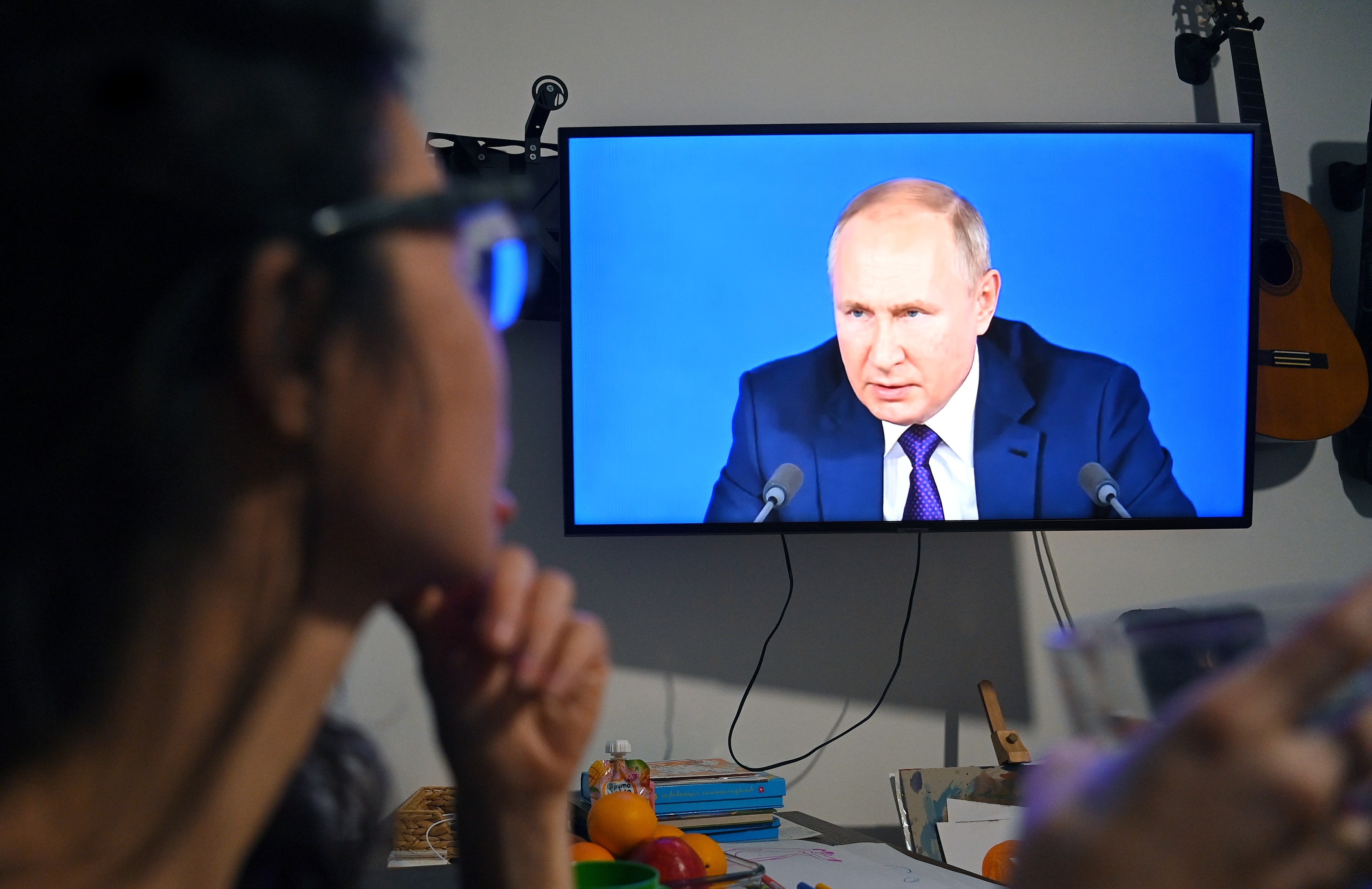 Cum a intensificat Rusia campania de propagandă internă legată de situația din Ucraina și ce văd rușii la televizor