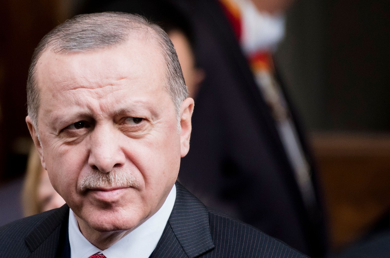 Erdogan anunţă operaţiuni militare la graniţele de sud ale Turciei şi acuză Grecia că vrea să blocheze o achiziție de avioane F-16