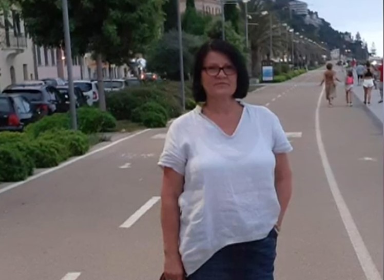 Numărul românilor trecuți de 40 de ani care pleacă din ţară definitiv a crescut: „Nu-mi disprețuiesc rădăcinile, dar aici mă simt bine”