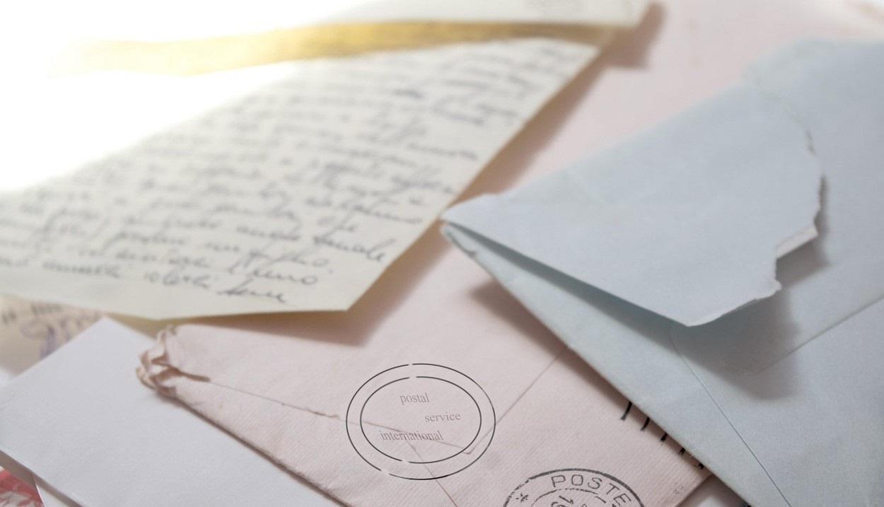 O femeie din Lituania a primit o scrisoare care îi fusese trimisă în urmă cu 50 de ani: „Am crezut că cineva îmi face o glumă”