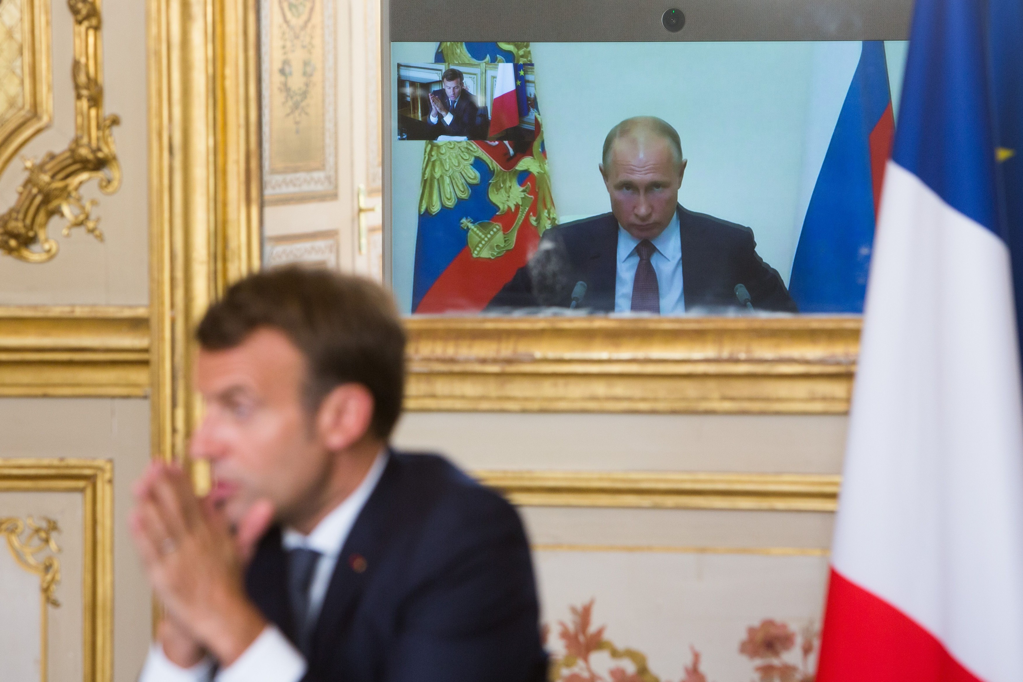 Putin i-a transmis lui Macron că SUA și NATO nu au ținut cont de „îngrijorările fundamentale ale Rusiei”