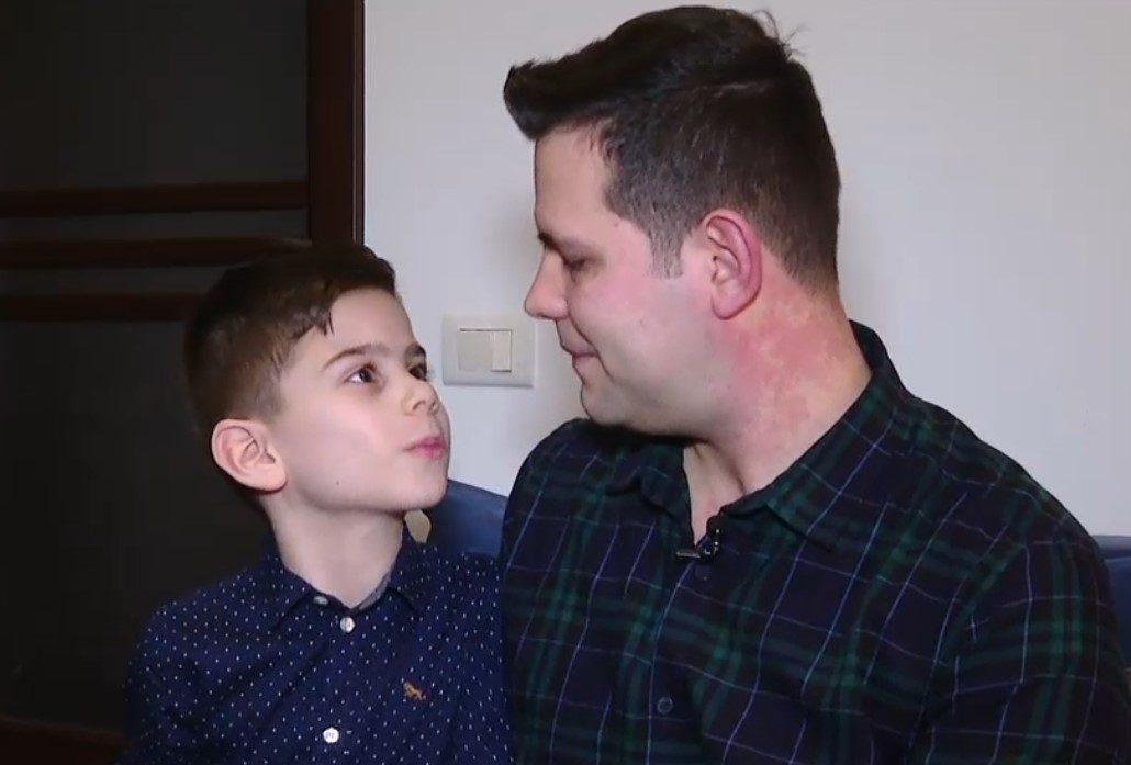 România a înregistrat un record de adopții în 2021. „Încurajăm viitorii părinți să vadă lista copiilor greu adoptabili”