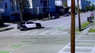 Mașină de poliție din SUA urmărește un automobil furat.