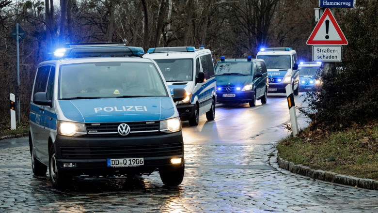 Polițiști acționează pe o stradă din Berlin
