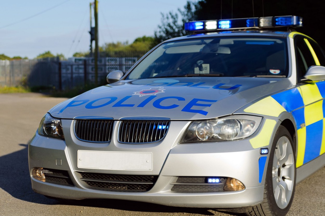 Un bărbat din Marea Britanie a recunoscut în faţa poliţiei că a condus peste 70 de ani fără permis