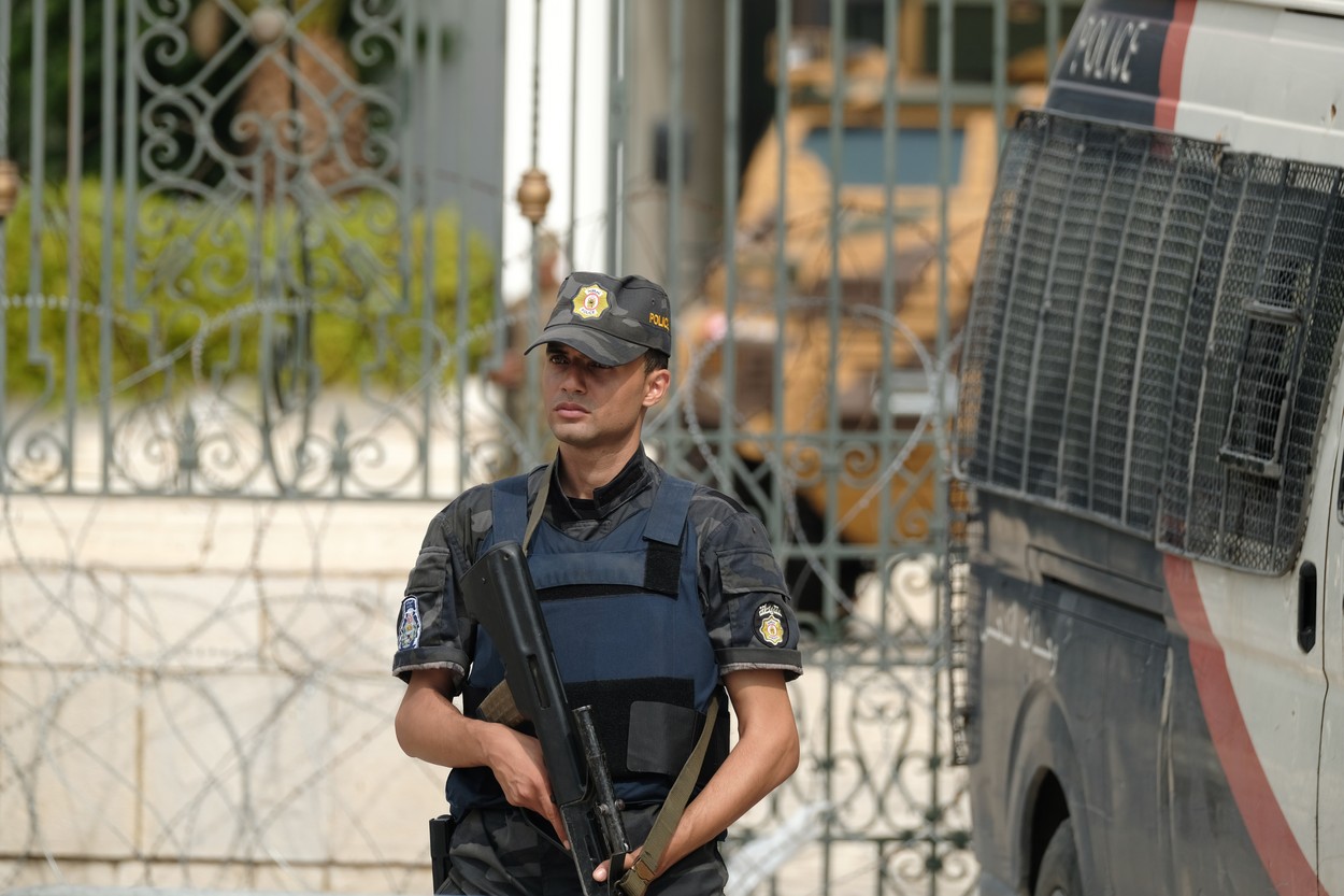 Poliţia tunisiană a dejucat un atac terorist care viza zone turistice din ţară