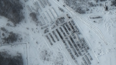 Militari ruși în apropiere de granița cu Ucraina, imagini din satelit.