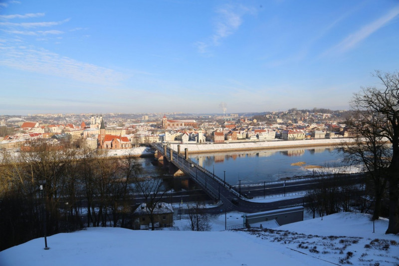 23 January 2022, Lithuania, Kaunas: View of the city center from an observation deck in the Aleksotas district. Lithuania's second largest city has set its sights high as European Capital of Culture 2022. A lot of culture, history and self-confidence will