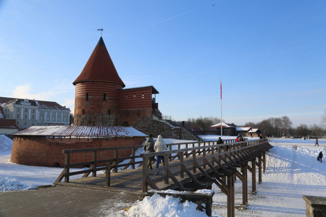 23 January 2022, Lithuania, Kaunas: The castle. Lithuania's second-largest city has set its sights high as European Capital of Culture 2022. To kick things off, a lot of culture, history and self-confidence will be presented. Photo: Alexander Welscher/dpa