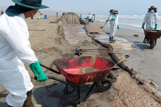 Deversare cu petrol în Peru din cauza valurilor provocate de erupția vulcanului din Tonga