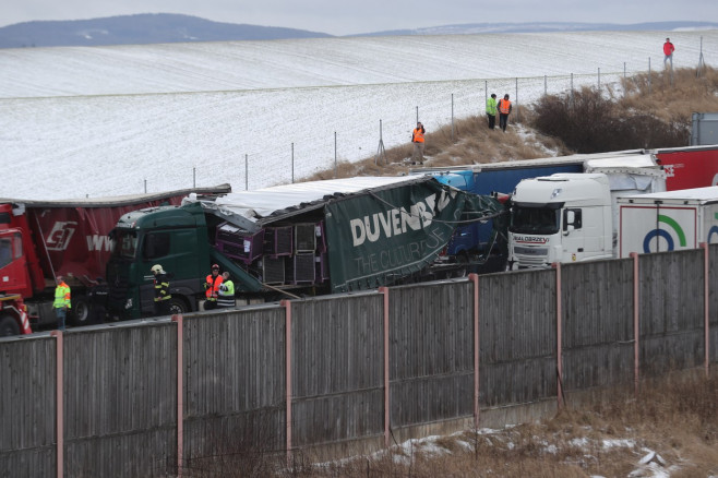 Carambol cu peste 40 de mașini pe o autostradă din Cehia FOTO: Profimedia Images