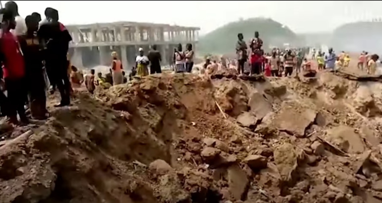 17 morți și 59 de răniți după o explozie de proporții în Ghana. Tragedia a pornit de la un accident al unui camion cu material exploziv