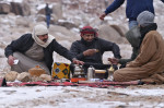 Localnicii se bucură de zăpada căzută în Arabia Saudită.