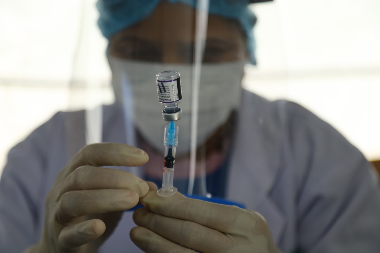 UE le cere miniștrilor sănătății să se pregătească pentru administrarea dozei 4 a vaccinului anti-COVID