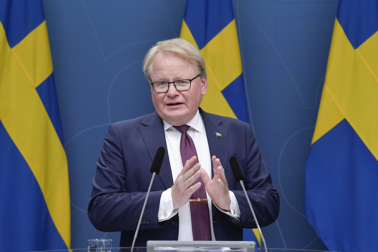 Ministrul suedez al Apărării afirmă că nu poate fi exclus un atac armat al Rusiei asupra ţării sale