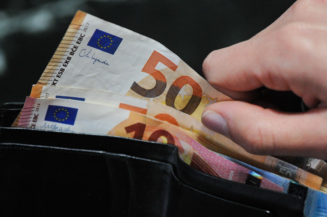 Guvernul Germaniei pregăteşte majorarea salariului minim