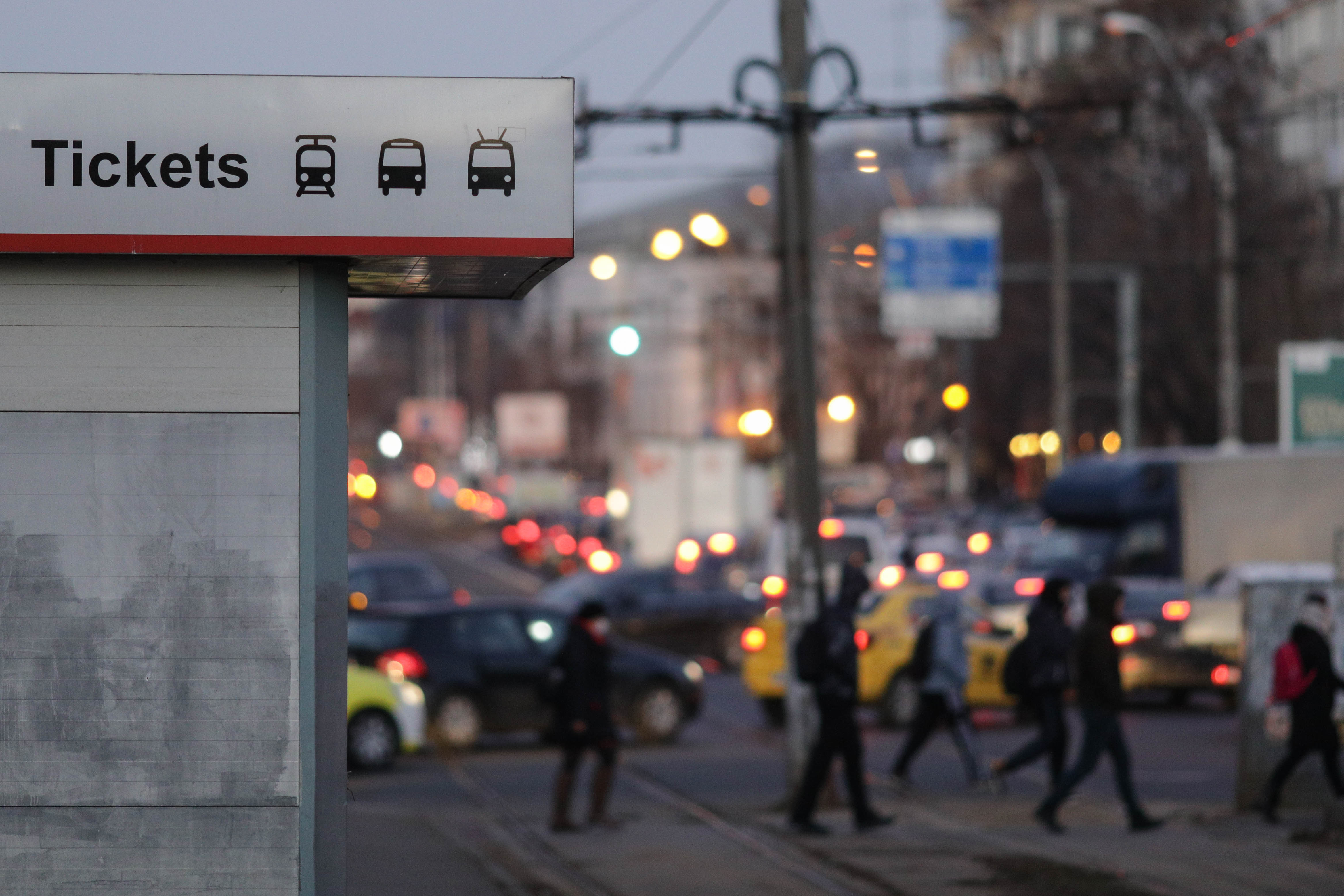 Nicușor Dan: Liniile de tramvai 14 și 21 funcționează acum în regim normal. Am primit deja reclamații despre intimidări și agresiuni