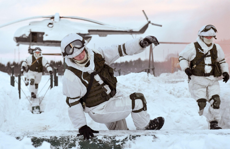 Murmansk Region, Russia. 12th Jan, 2022. Soldiers of a Russian Navy Northern Fleet independent marine engineering regiment take part in a drill in Shukozero in Arctic Russia. The regiment's main purpose is to provide engineering support for Russian Navy o
