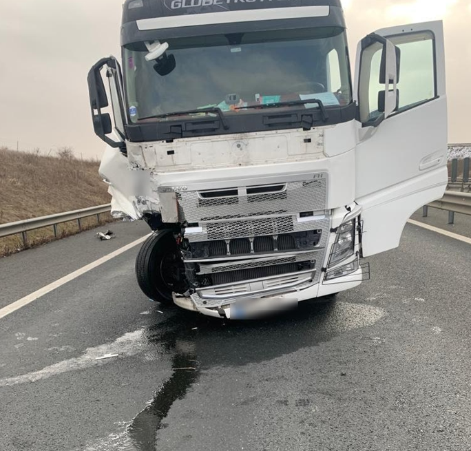 Două bulgăroaice au murit într-un accident în Caraș Severin după ce s-au izbit de un TIR din Turcia