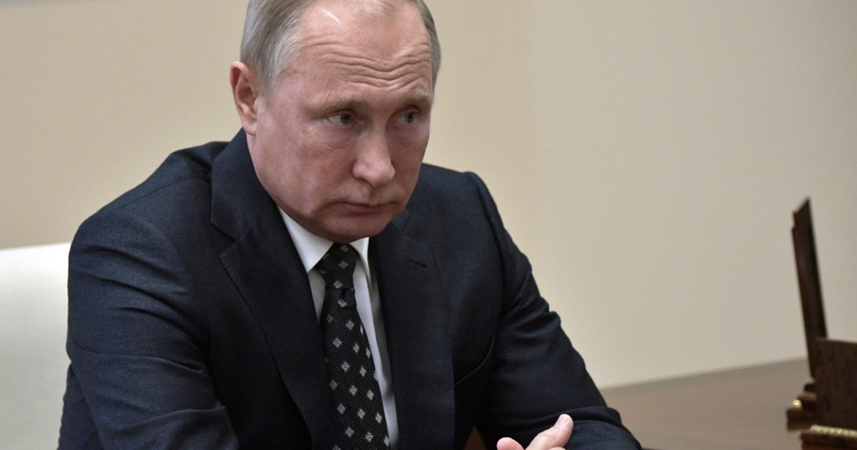 Who is whispering in Vladimir Putin's ear? The three 