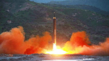 Coreea de Nord a publicat fotografii despre care spune că au fost făcute în timpul testării celei mai puternice rachete din ultimii 5 ani.